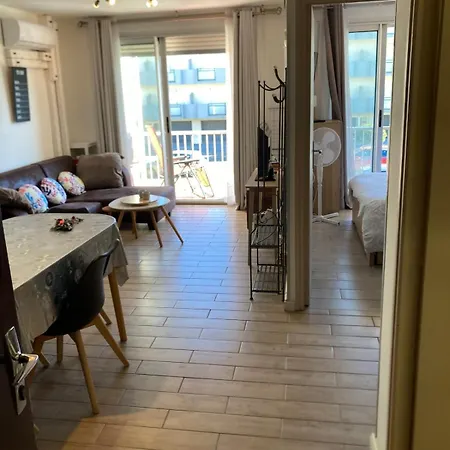 T2 Neuf - Clim - A 200 M Apartament *